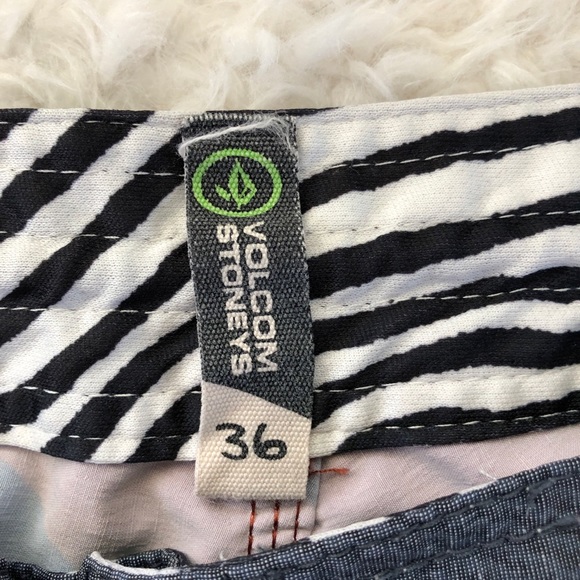 Volcom Stoneys Shorts - Picture 3 of 3